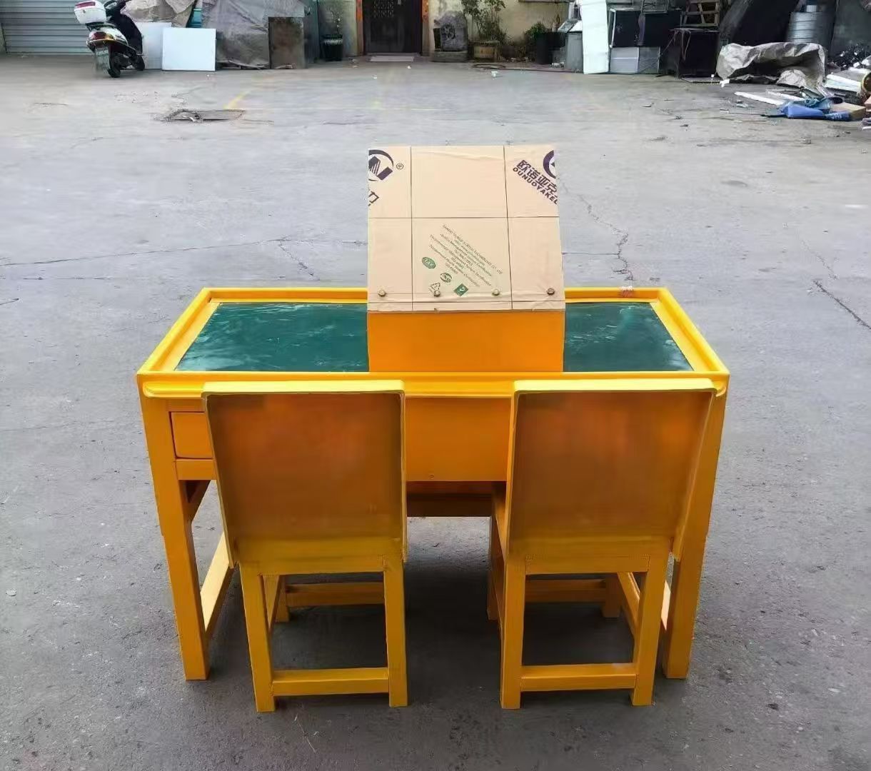 前进防静电导通桌井下煤矿火工品发放桌：危险品流转的安全守护者